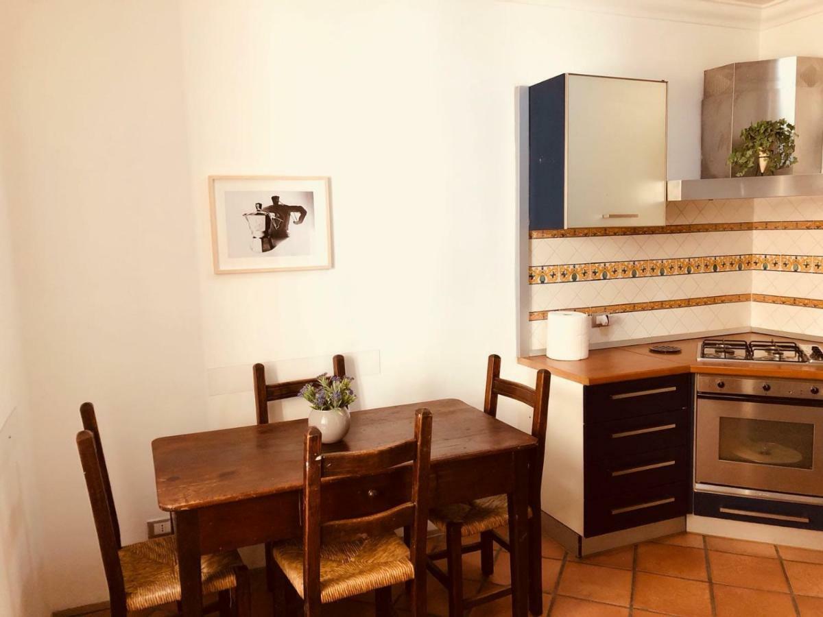 Rota House - Apartment In Santa Chiara, The Heart Of Naples ナポリ エクステリア 写真