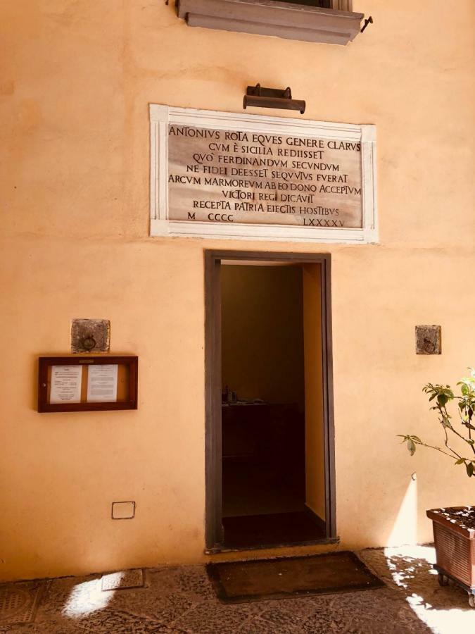 Rota House - Apartment In Santa Chiara, The Heart Of Naples ナポリ エクステリア 写真